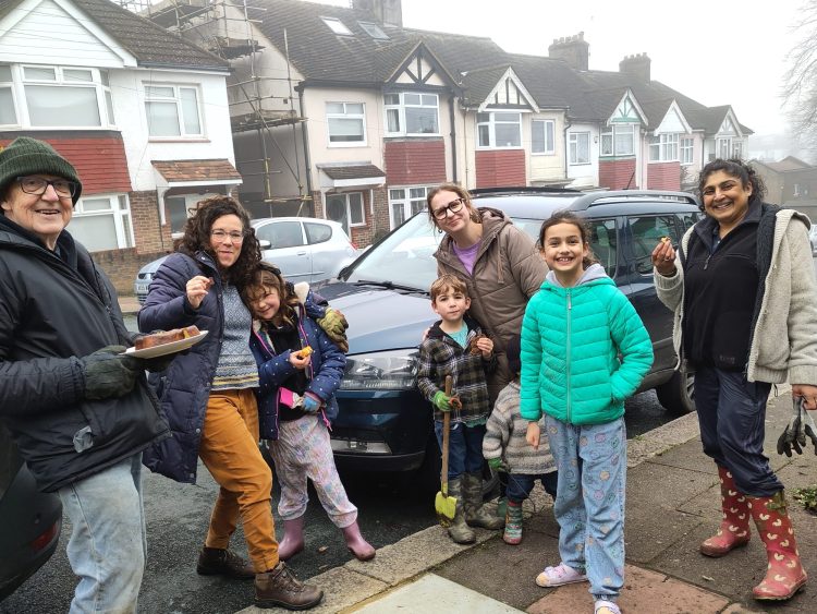 Hertford Road pavement plants and street clean, 17 March 2024